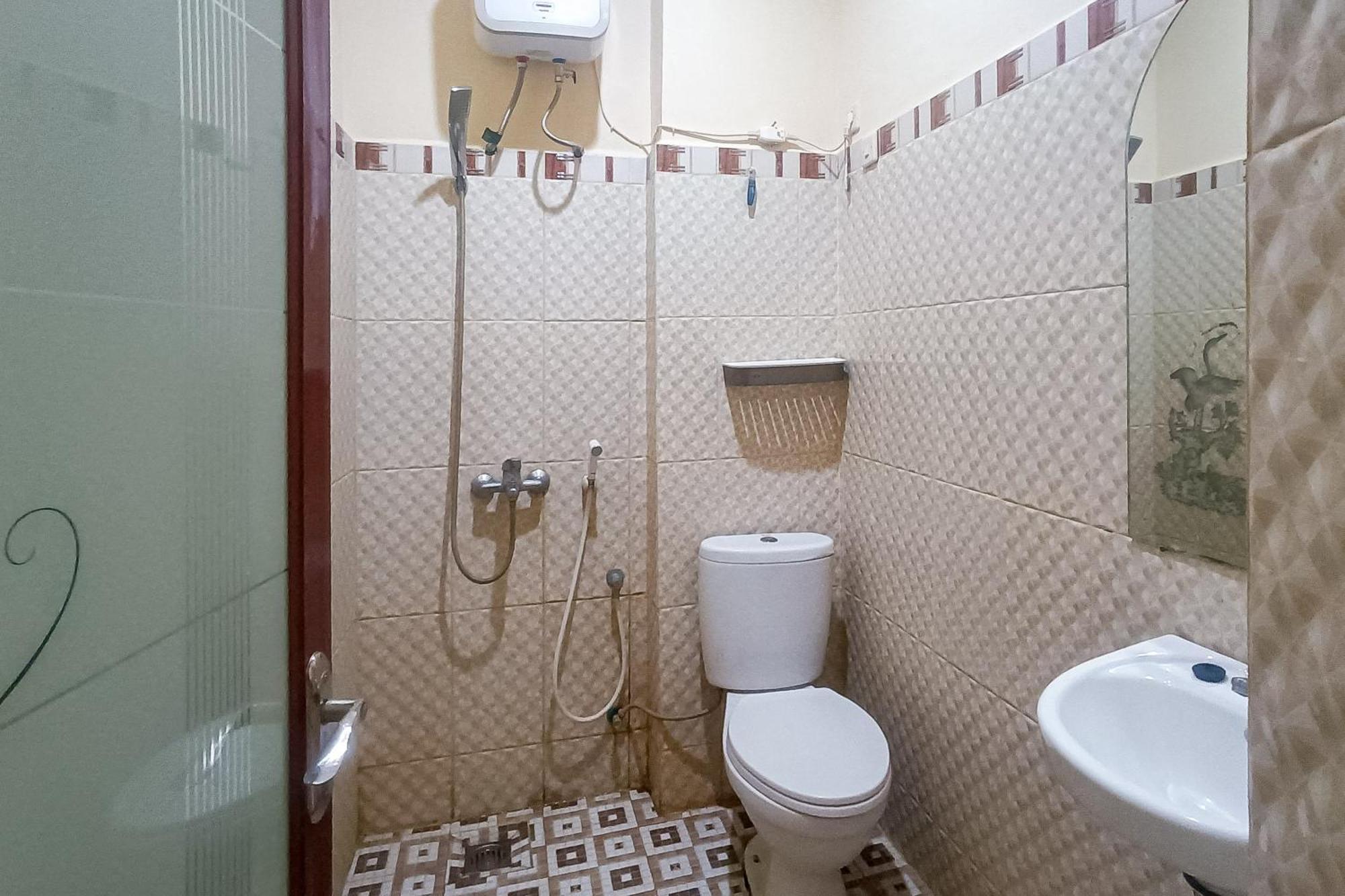 Reddoorz At Senaz Guesthouse Ματαράμ Εξωτερικό φωτογραφία