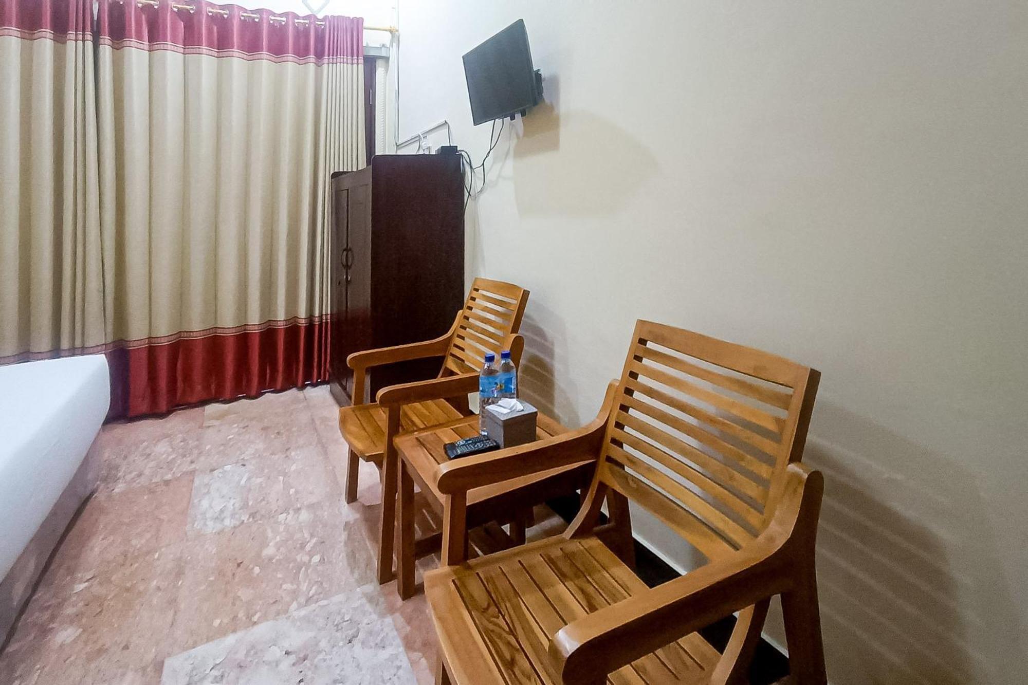 Reddoorz At Senaz Guesthouse Ματαράμ Εξωτερικό φωτογραφία