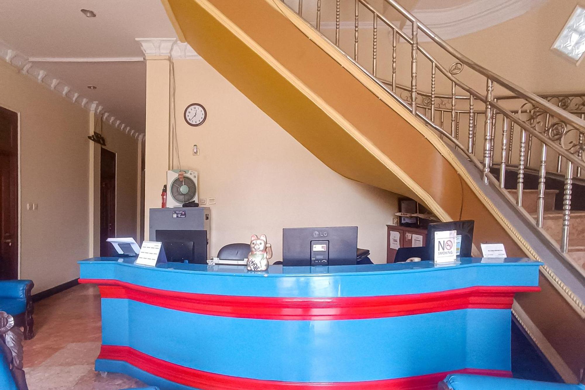 Reddoorz At Senaz Guesthouse Ματαράμ Εξωτερικό φωτογραφία